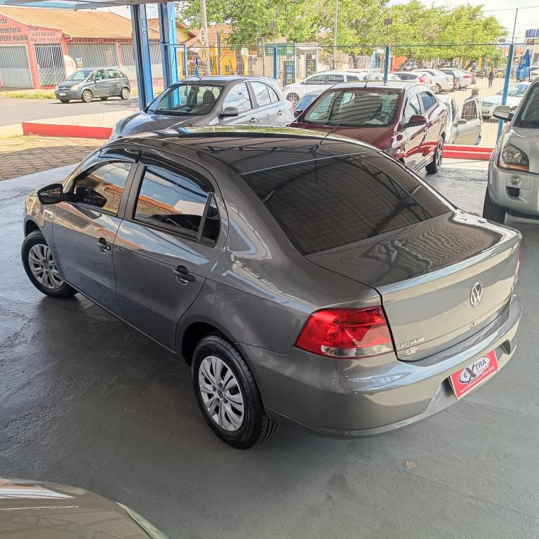 VOLKSWAGEN Voyage - Foto