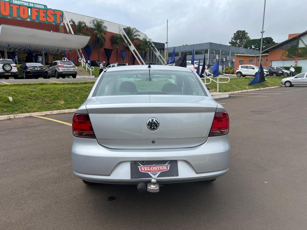 VOLKSWAGEN Voyage - Foto