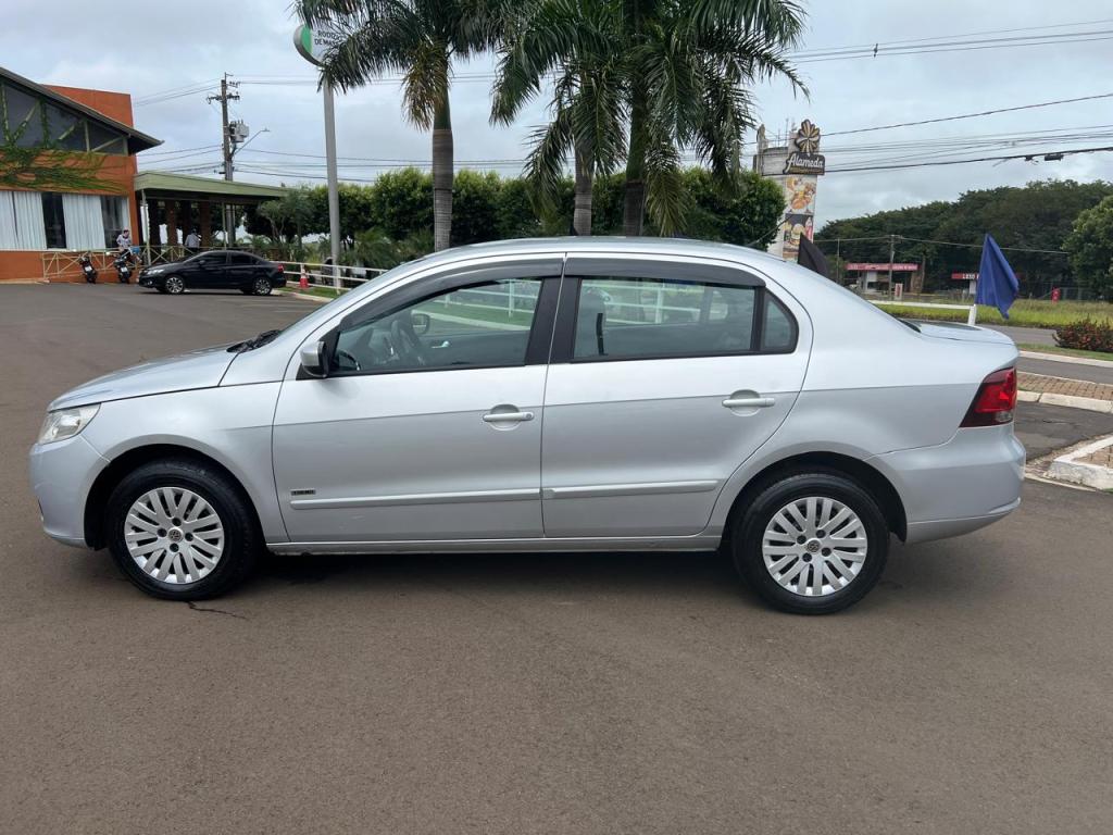 VOLKSWAGEN Voyage - Foto