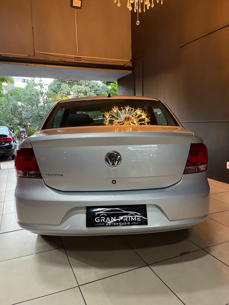 VOLKSWAGEN Voyage - Foto