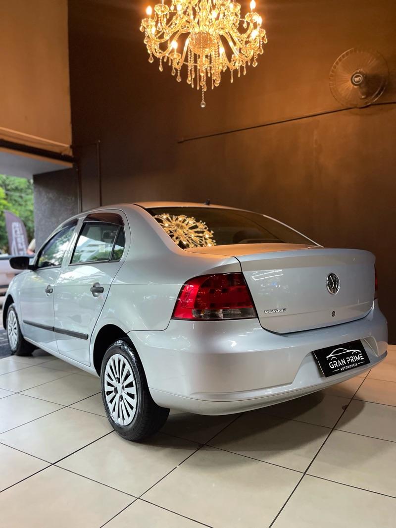 VOLKSWAGEN Voyage - Foto