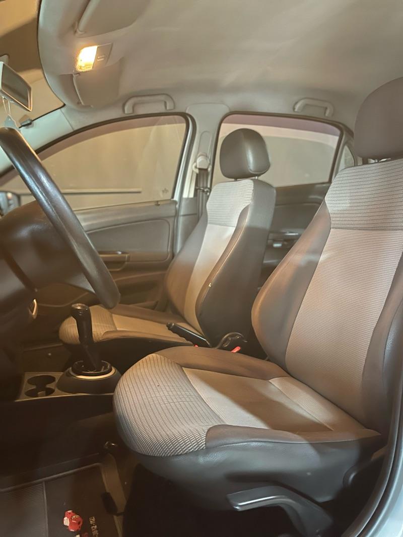 VOLKSWAGEN Voyage - Foto