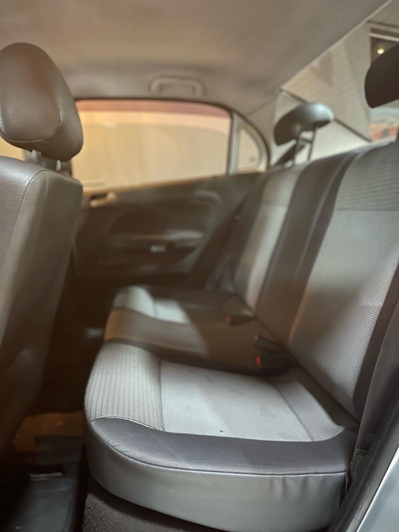 VOLKSWAGEN Voyage - Foto