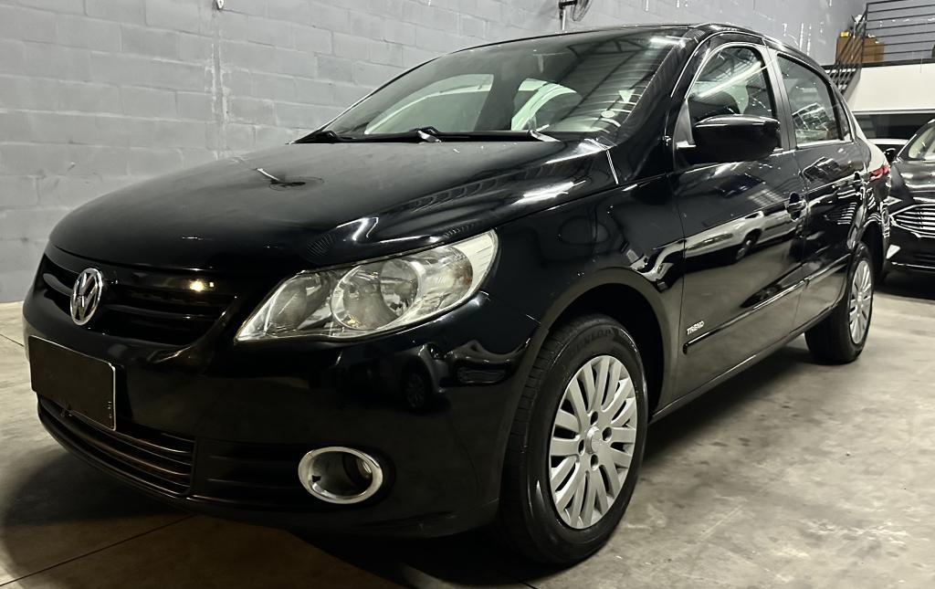 VOLKSWAGEN Voyage - Foto