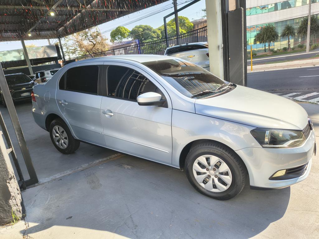 VOLKSWAGEN Voyage - Foto