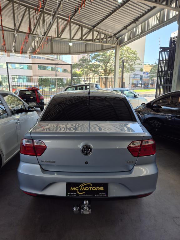 VOLKSWAGEN Voyage - Foto