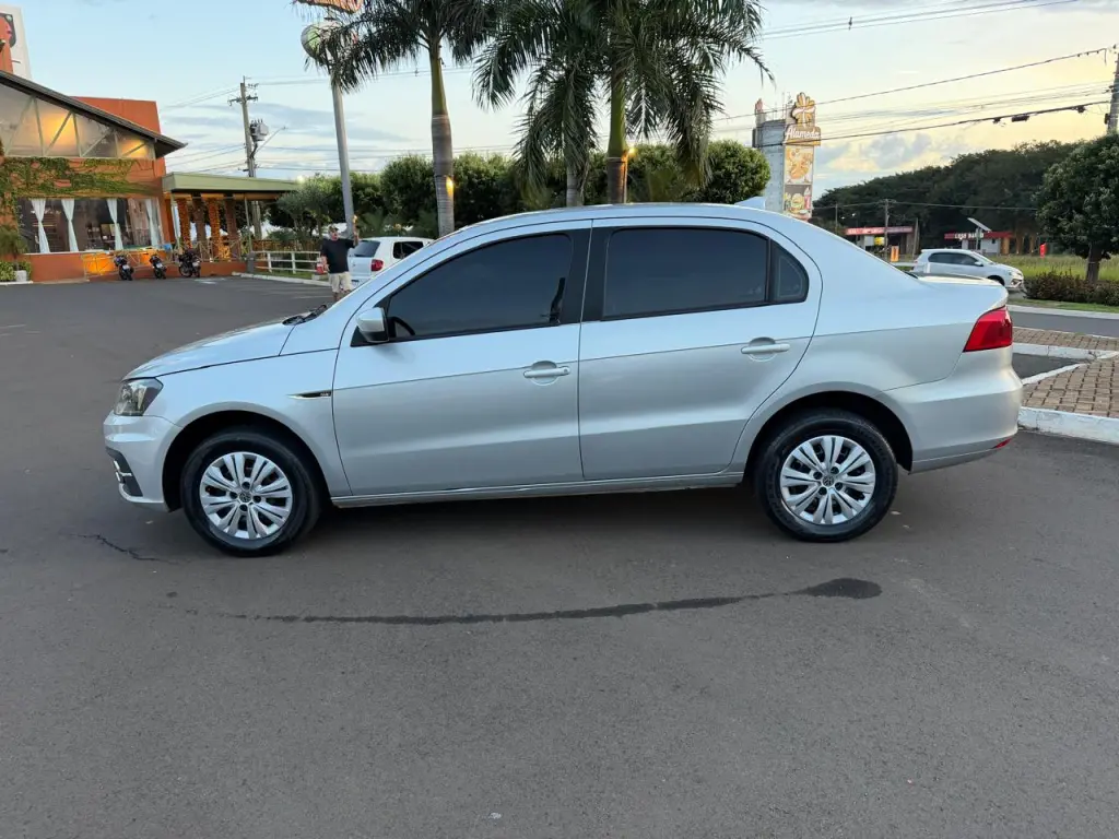 VOLKSWAGEN Voyage - Foto