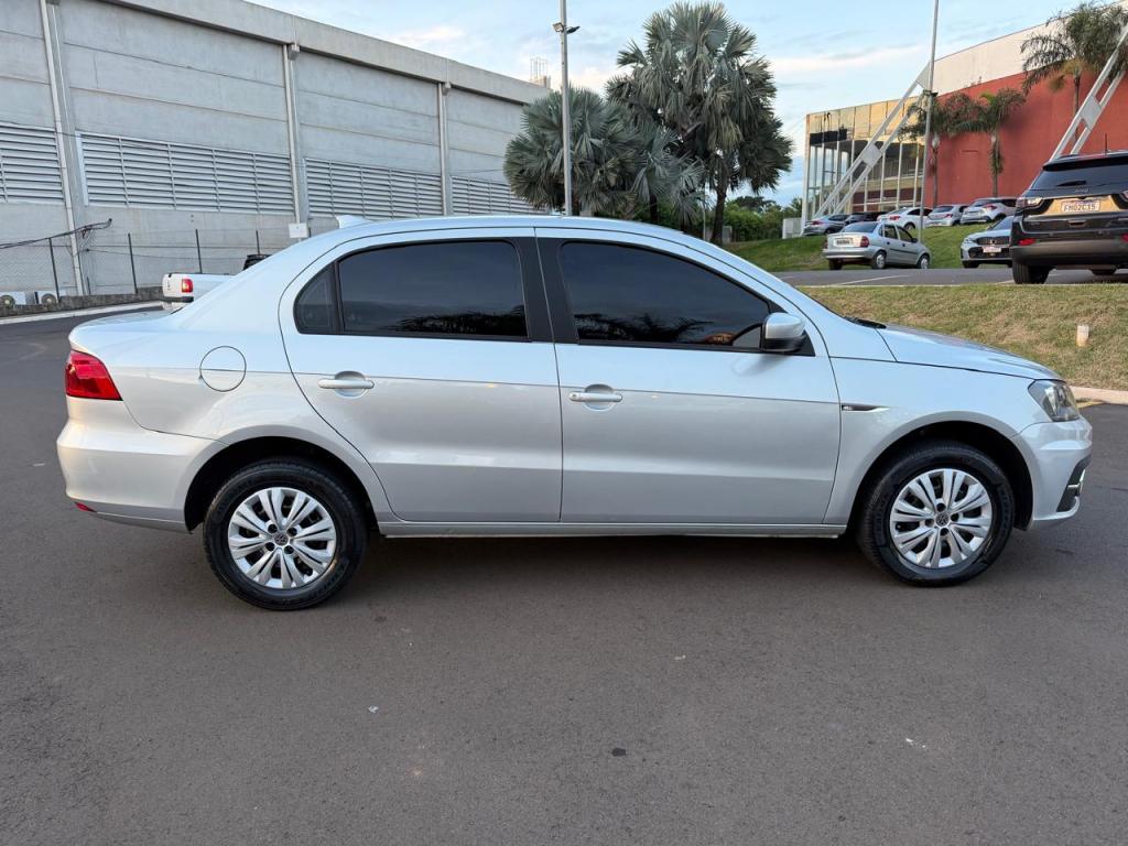 VOLKSWAGEN Voyage - Foto