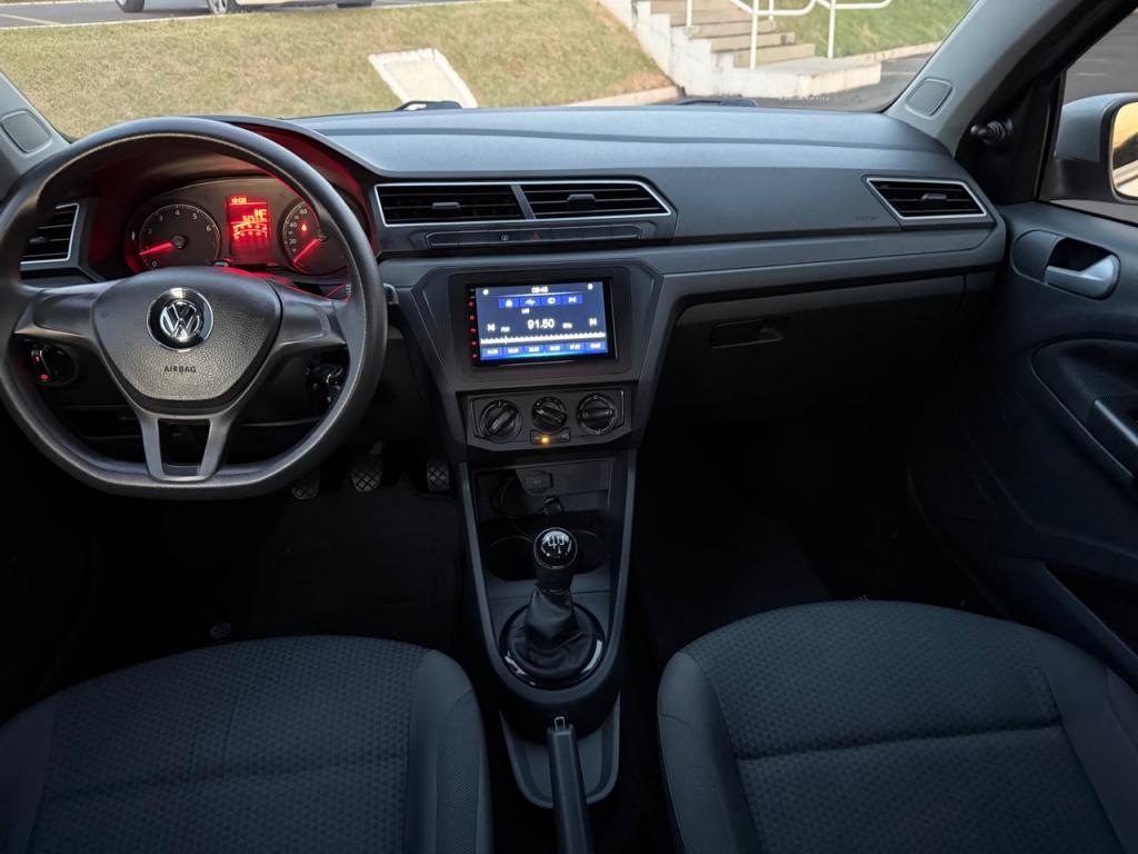 VOLKSWAGEN Voyage - Foto