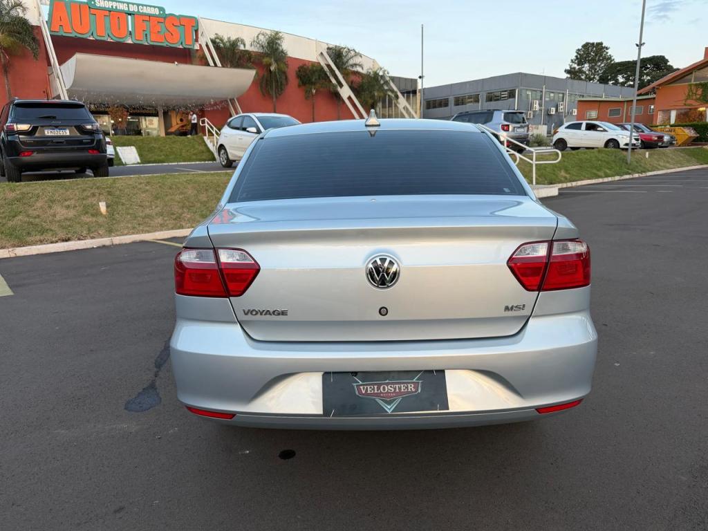 VOLKSWAGEN Voyage - Foto