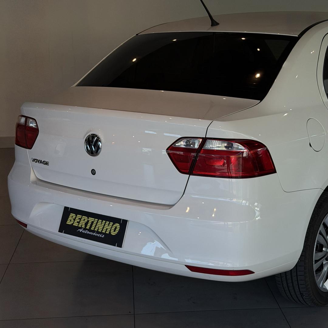 VOLKSWAGEN Voyage - Foto