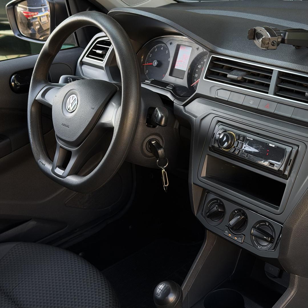 VOLKSWAGEN Voyage - Foto