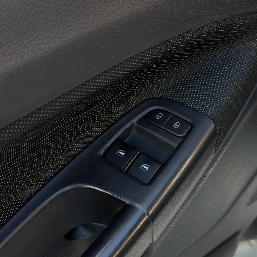 VOLKSWAGEN Voyage - Foto