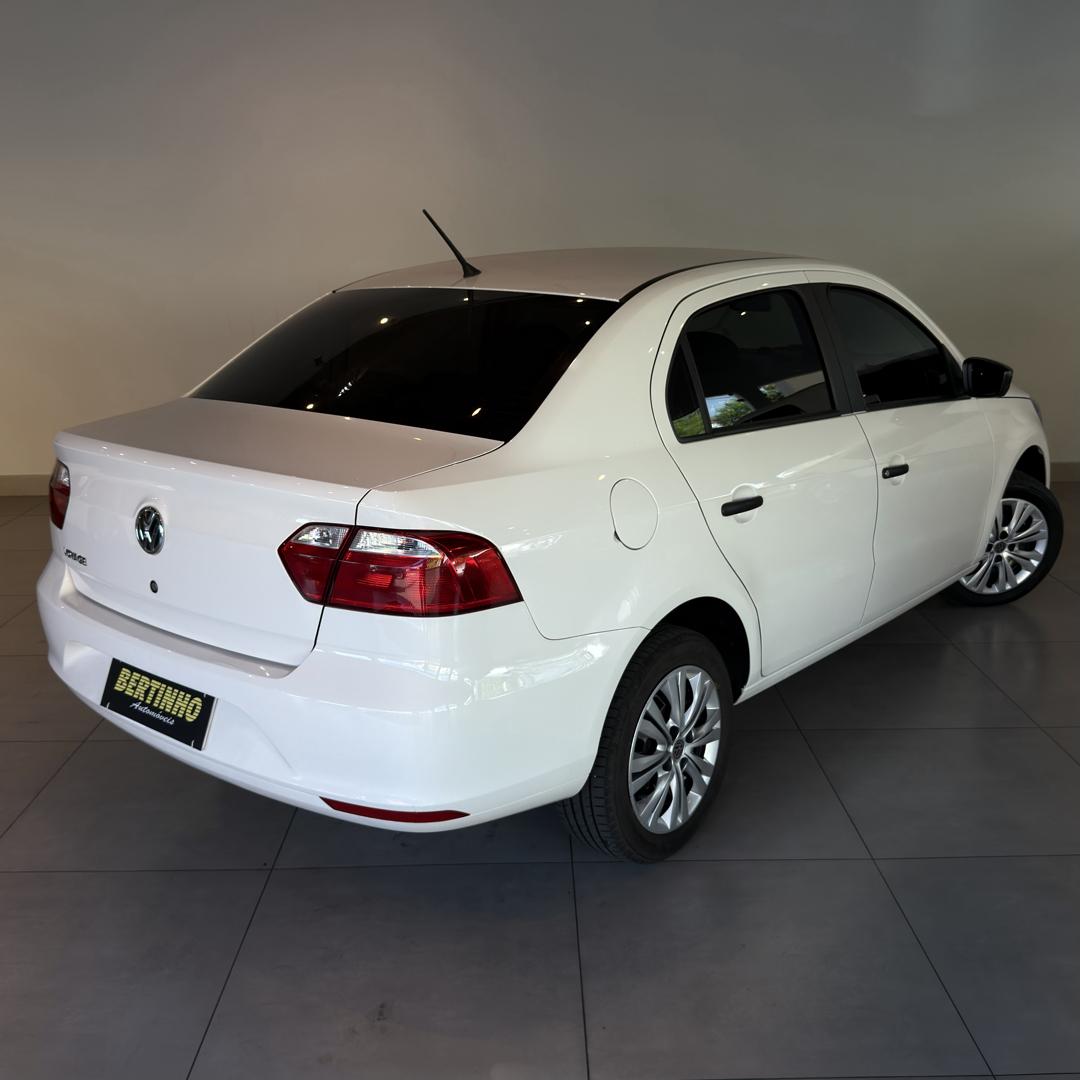 VOLKSWAGEN Voyage - Foto