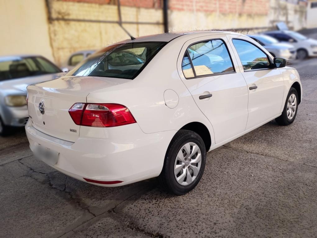 VOLKSWAGEN Voyage - Foto