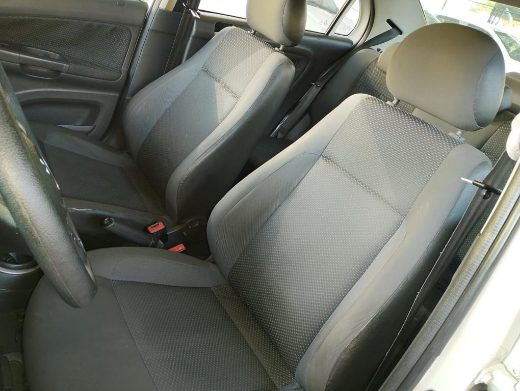 VOLKSWAGEN Voyage - Foto