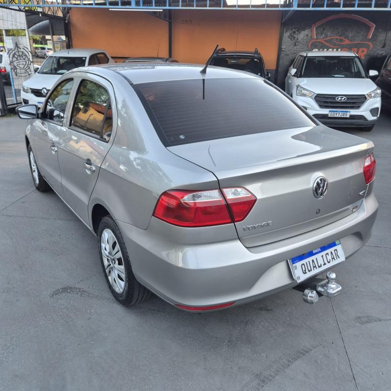 VOLKSWAGEN Voyage - Foto
