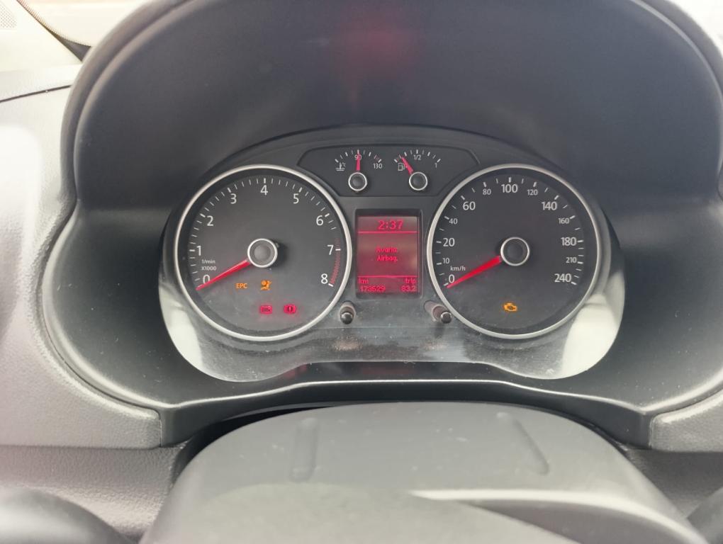 VOLKSWAGEN Voyage - Foto