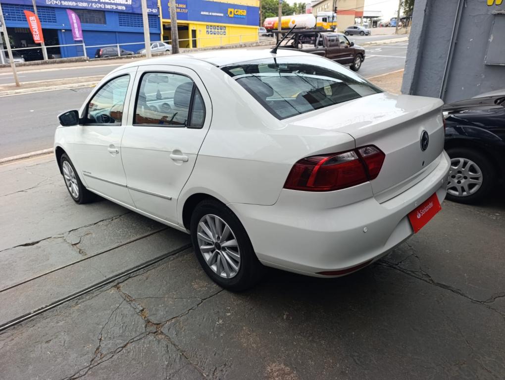VOLKSWAGEN Voyage - Foto
