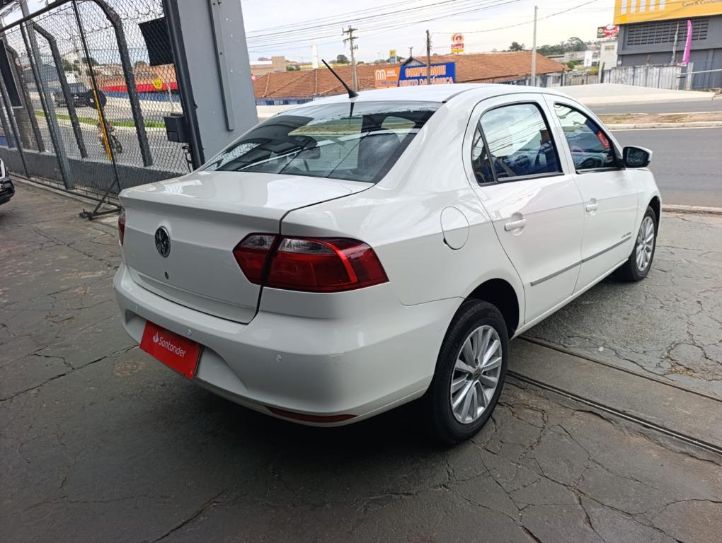 VOLKSWAGEN Voyage - Foto