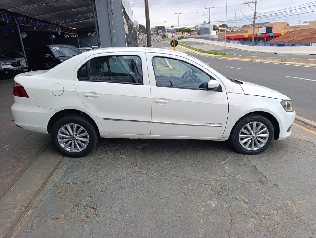 VOLKSWAGEN Voyage - Foto