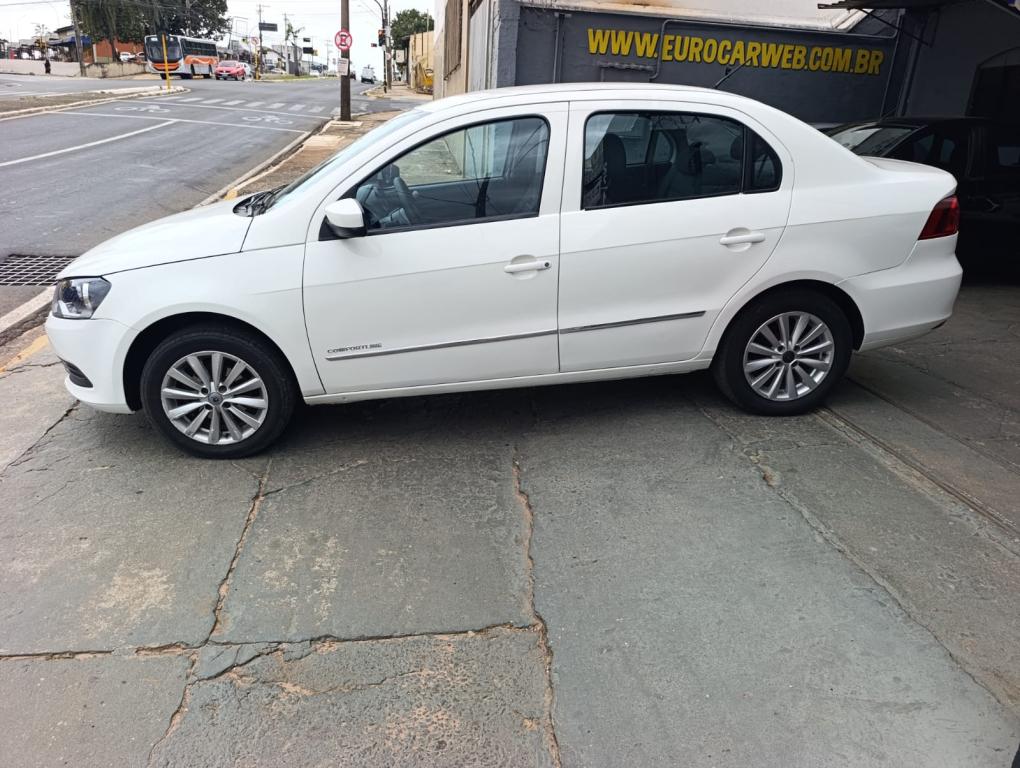 VOLKSWAGEN Voyage - Foto