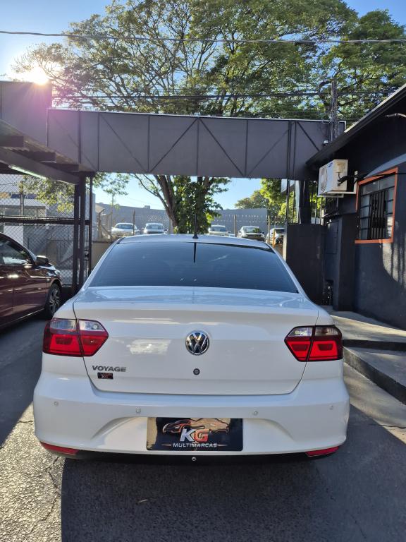 VOLKSWAGEN Voyage - Foto