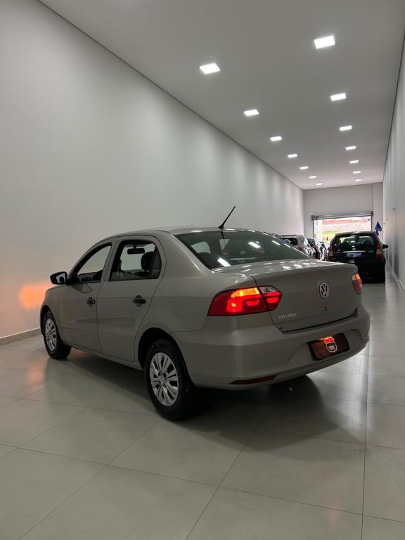 VOLKSWAGEN Voyage - Foto