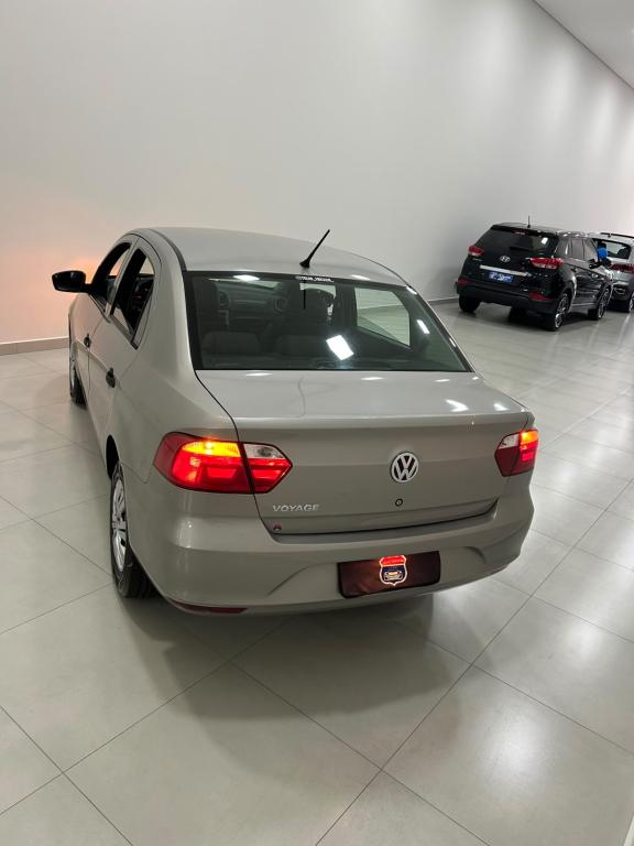 VOLKSWAGEN Voyage - Foto