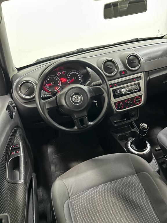 VOLKSWAGEN Voyage - Foto