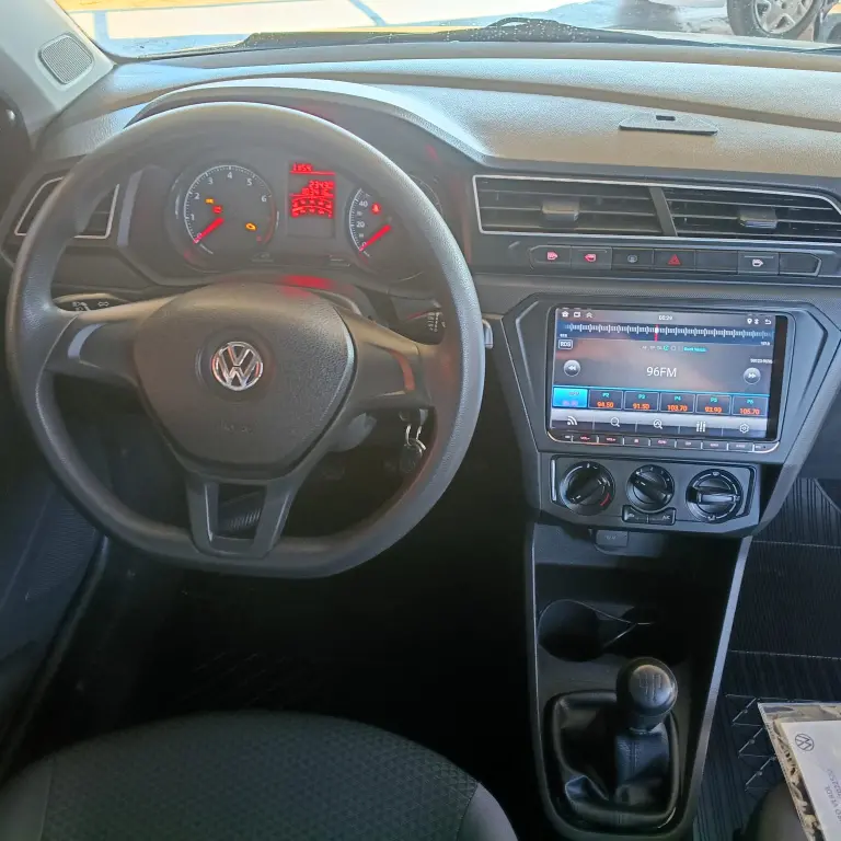 VOLKSWAGEN Voyage - Foto