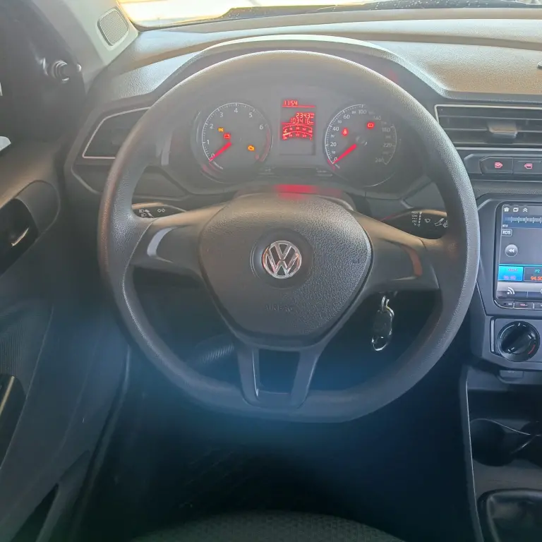 VOLKSWAGEN Voyage - Foto