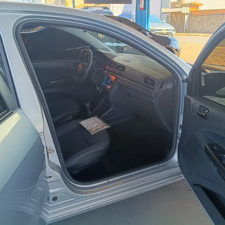 VOLKSWAGEN Voyage - Foto