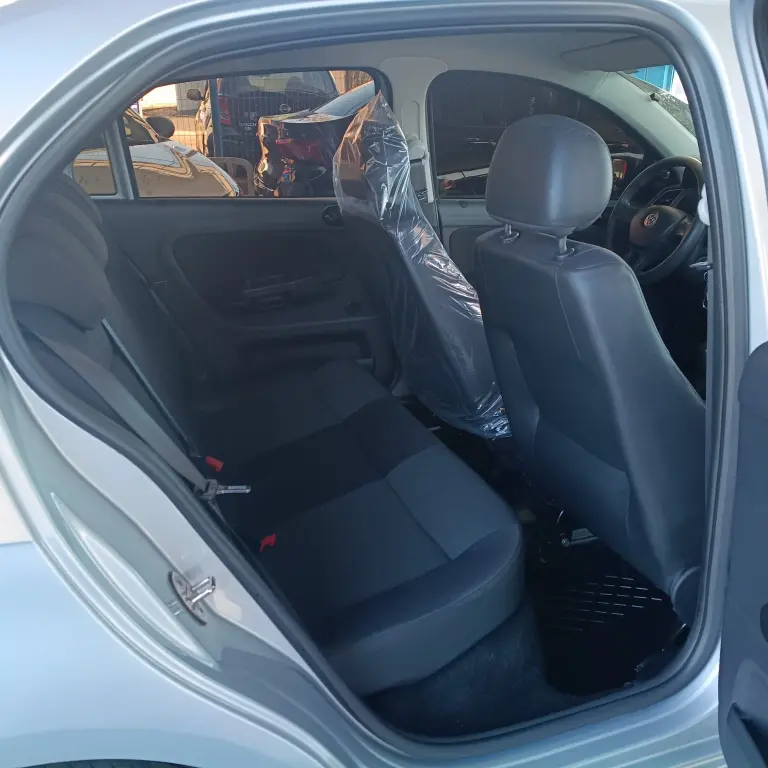 VOLKSWAGEN Voyage - Foto