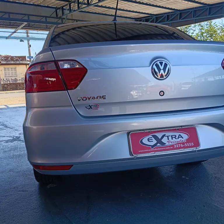 VOLKSWAGEN Voyage - Foto