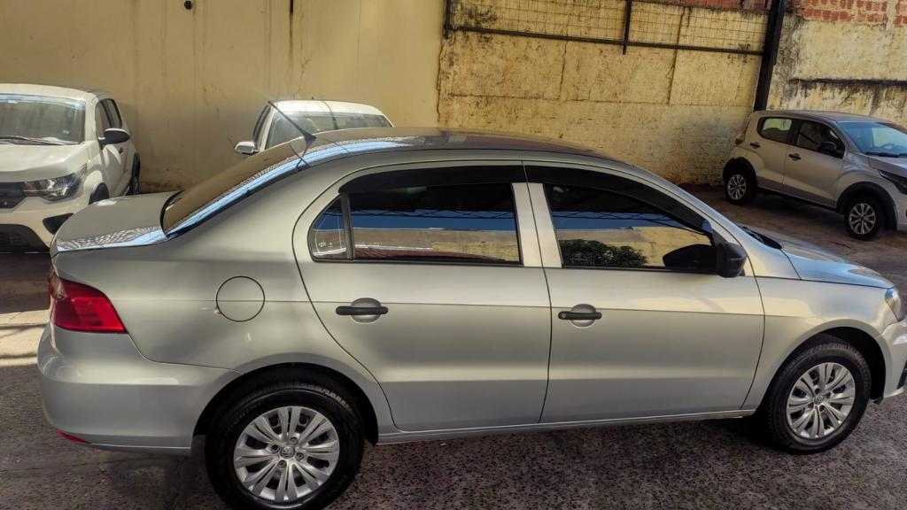 VOLKSWAGEN Voyage - Foto