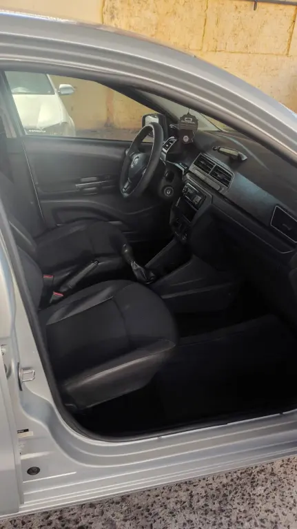 VOLKSWAGEN Voyage - Foto