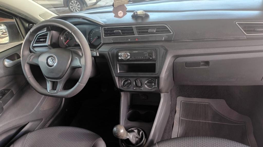 VOLKSWAGEN Voyage - Foto