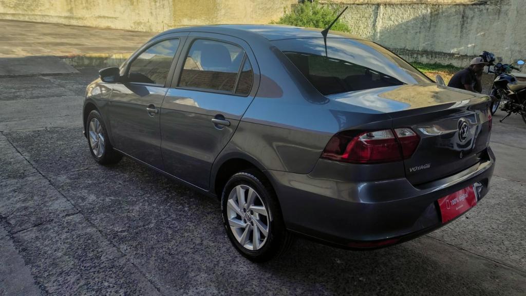 VOLKSWAGEN Voyage - Foto
