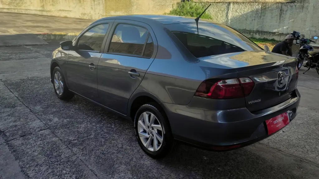 VOLKSWAGEN Voyage - Foto
