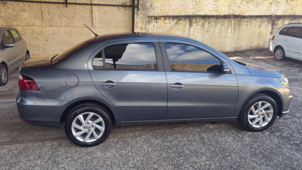 VOLKSWAGEN Voyage - Foto