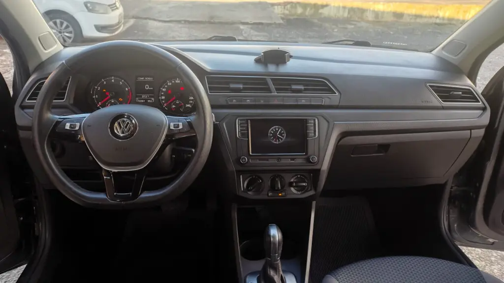 VOLKSWAGEN Voyage - Foto