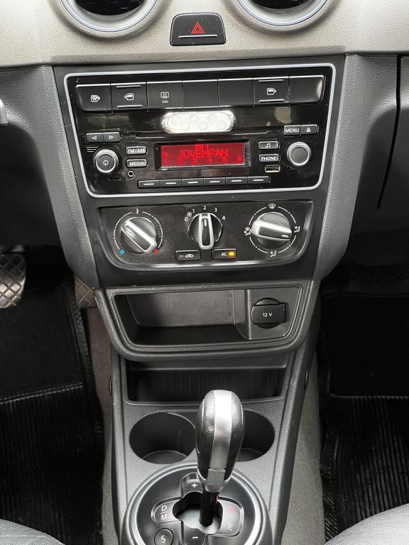 VOLKSWAGEN Voyage - Foto