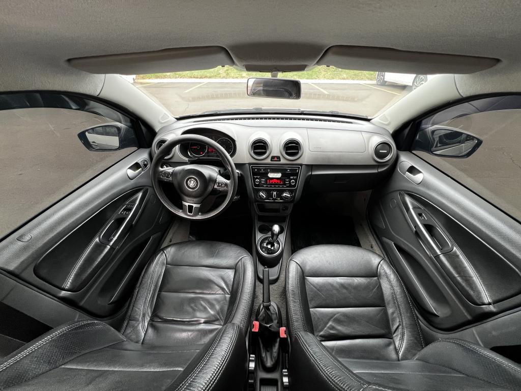 VOLKSWAGEN Voyage - Foto