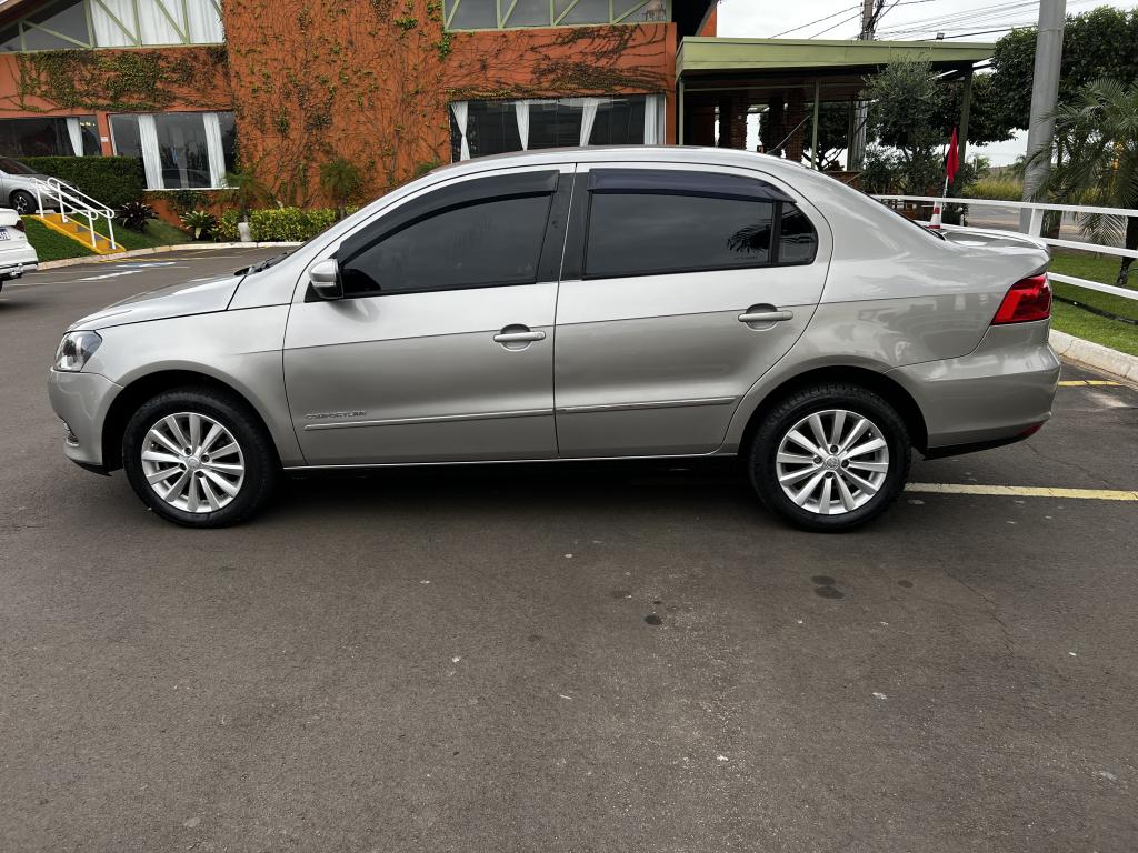 VOLKSWAGEN Voyage - Foto