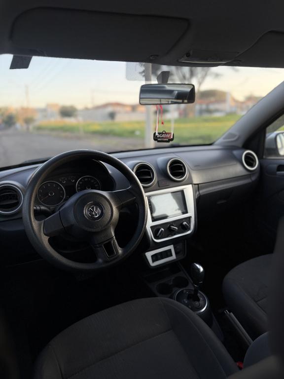 VOLKSWAGEN Voyage - Foto