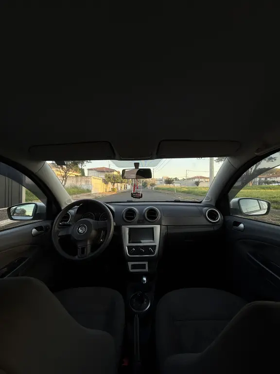 VOLKSWAGEN Voyage - Foto