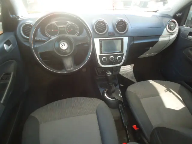 VOLKSWAGEN Voyage - Foto