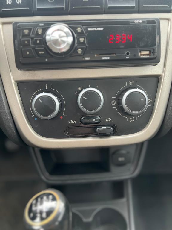 VOLKSWAGEN Voyage - Foto