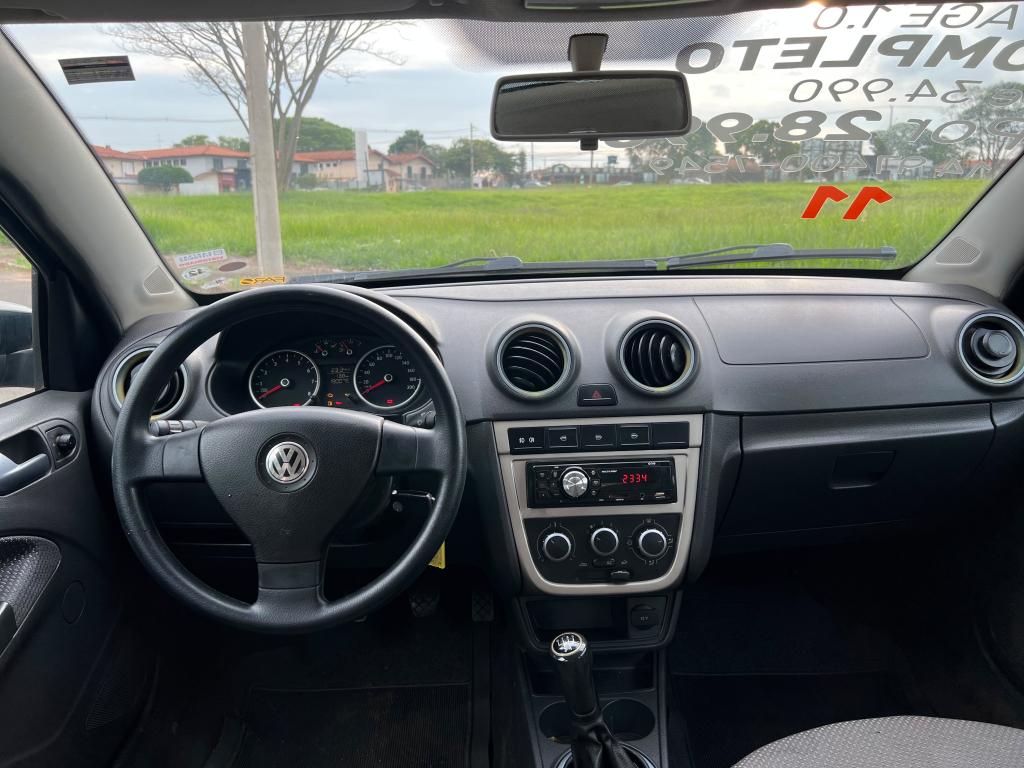 VOLKSWAGEN Voyage - Foto